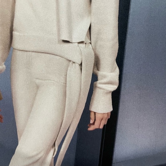 GREY Sweater With Side Bow Sz L - Picture 5 of 5